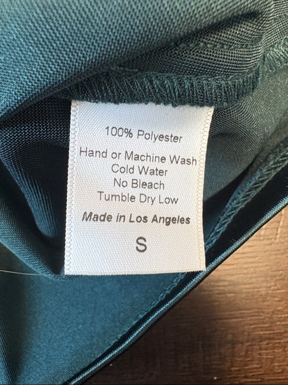 LUCY IN THE SKY Juniors small Satin Ruched Bodycon Dress in Emerald Green - Picture 5 of 5